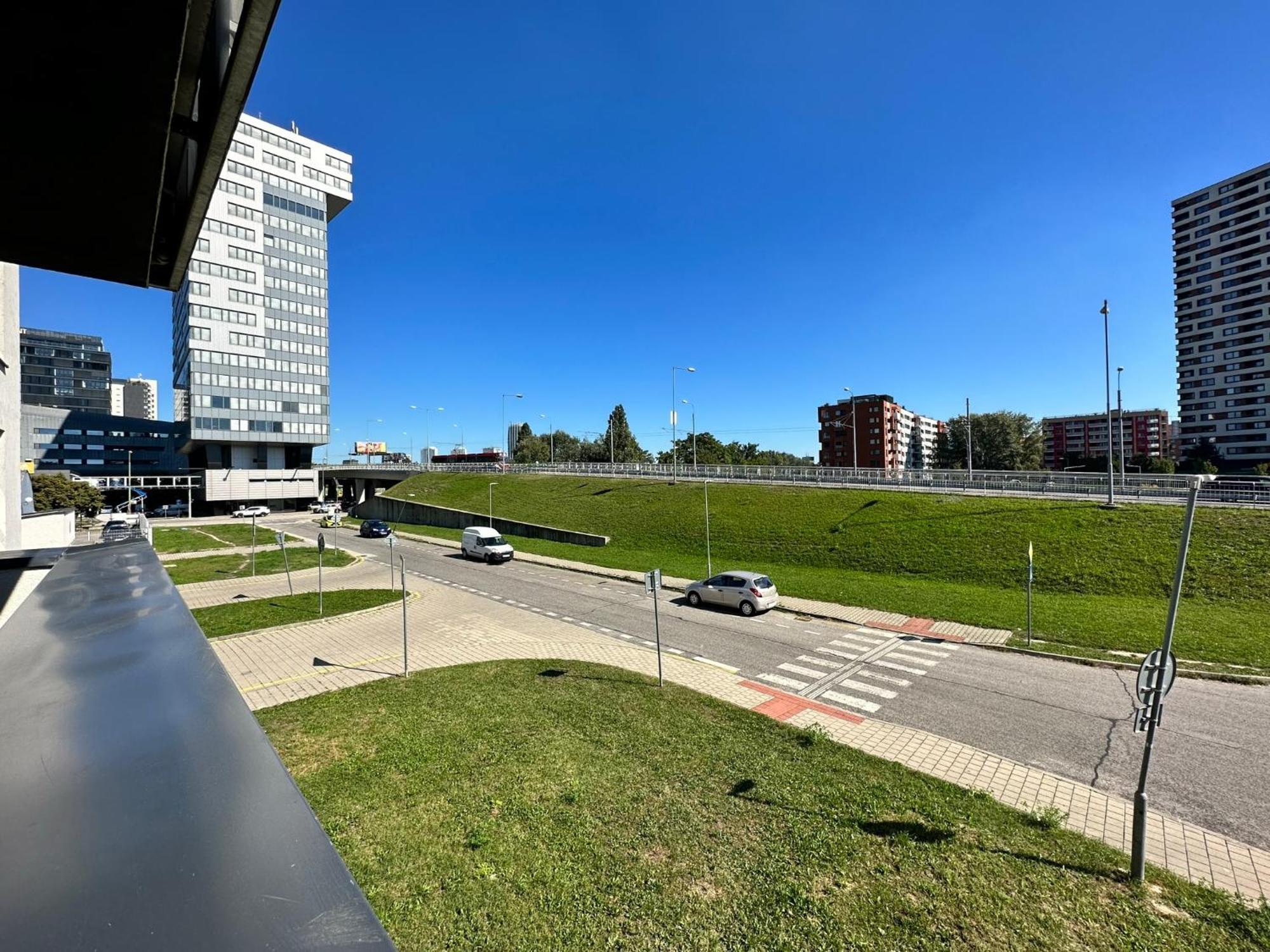 Novozariadeny Apartman Pri Starom Moste Bratislava Dış mekan fotoğraf