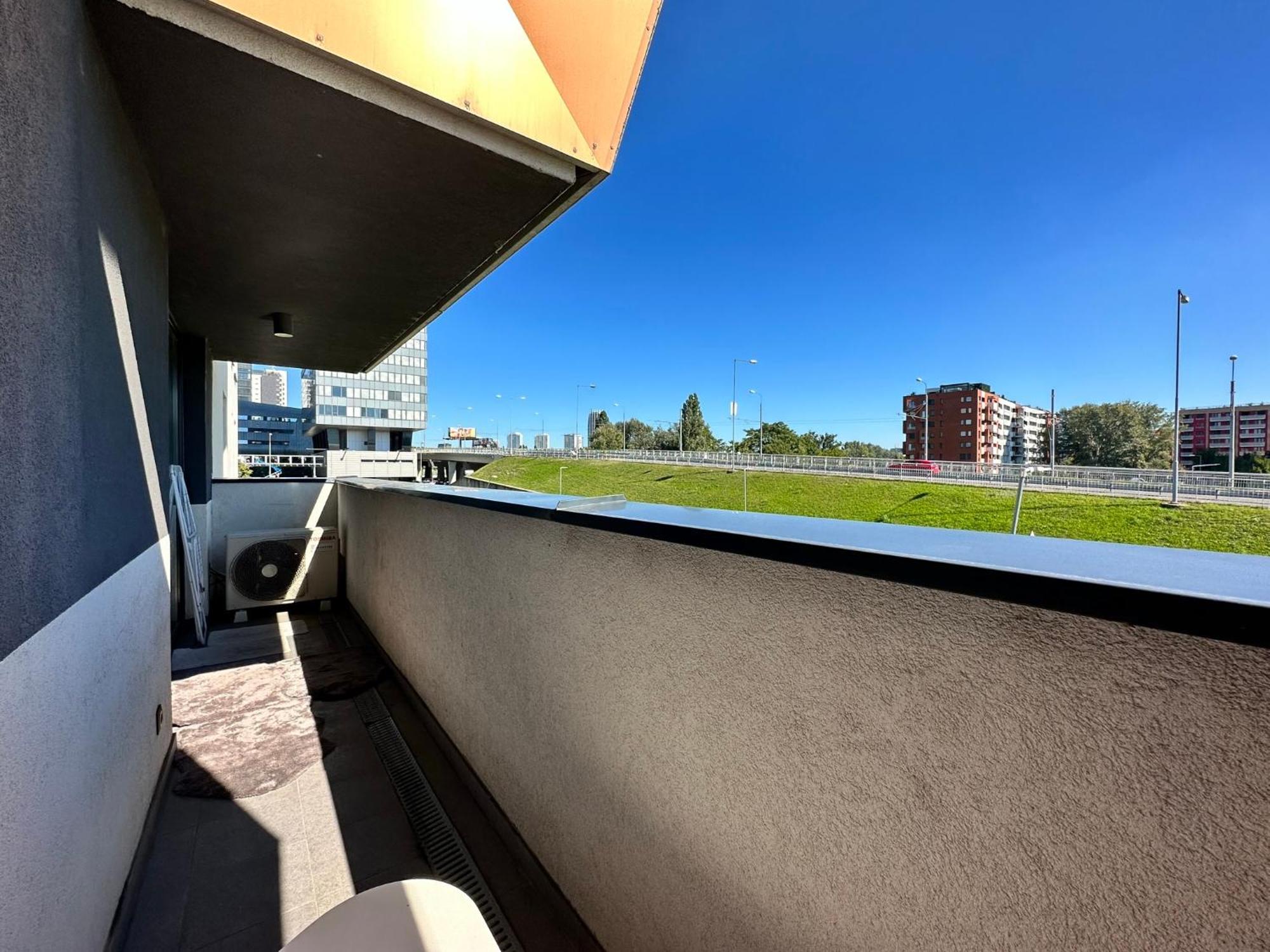 Novozariadeny Apartman Pri Starom Moste Bratislava Dış mekan fotoğraf